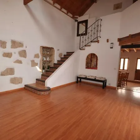 Casa Rural Valle San Lorenzo Holiday home