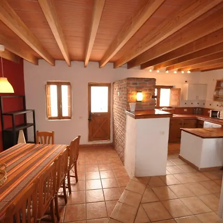 Casa Rural Valle San Lorenzo Holiday home *